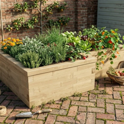 Broad L-Shaped Planter / 2.25 x 1.5 x 1.2 x 1.2 x 0.55m