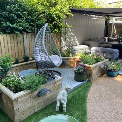 Transformation du jardin avec des jardinières surélevées WoodBlocX